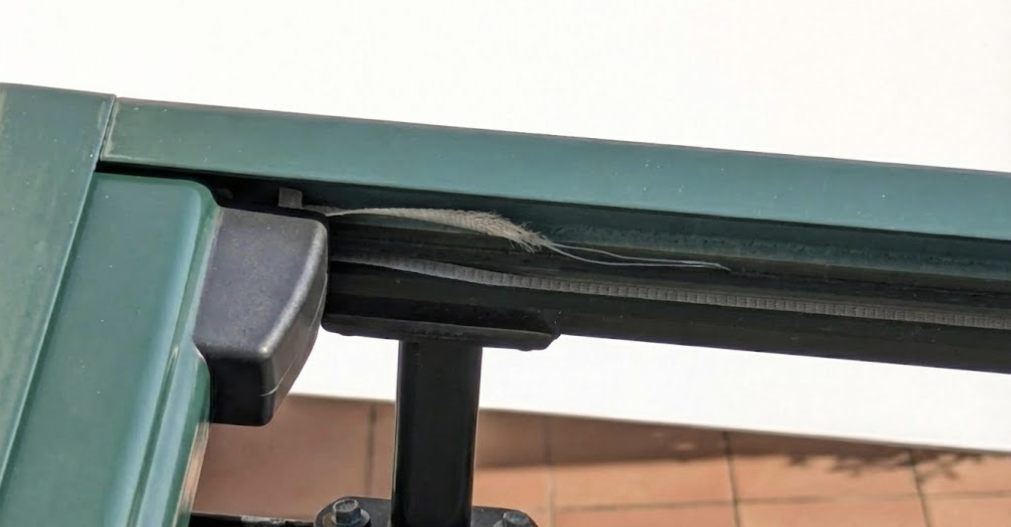 Cinta de toldo rota - Evidencia Insoex